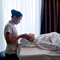 Sauna, steam room, Turkish bath/hammam, body treatments, facials
