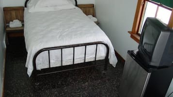 One Room Cottage | Down comforters, free WiFi