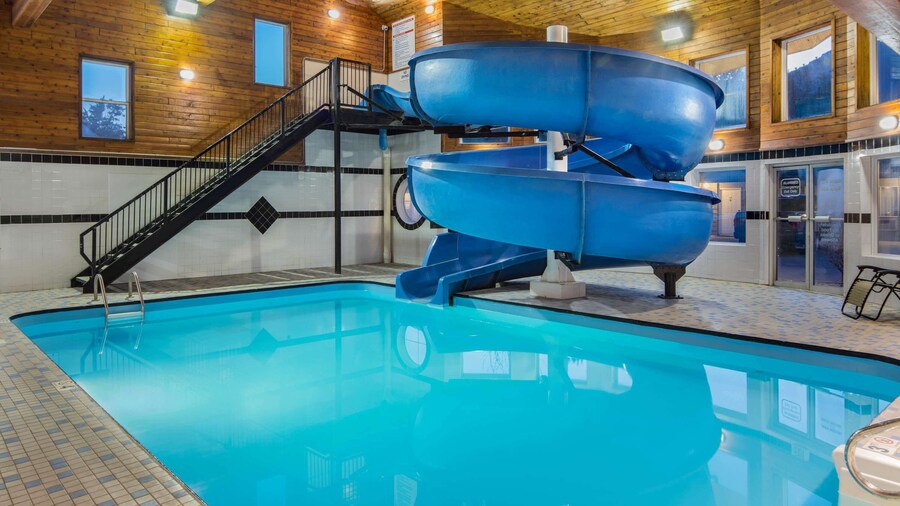 Travelodge by Wyndham Golden Sportsman Lodge