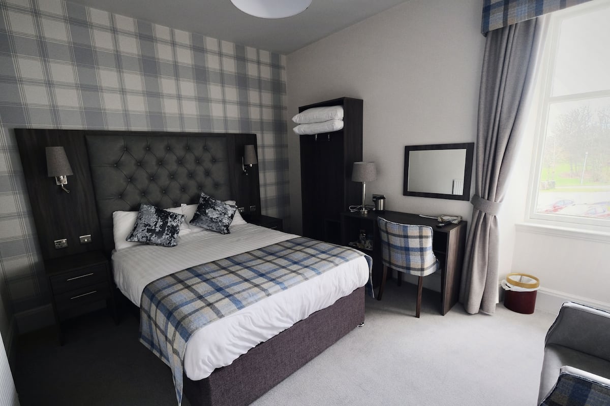Standard Double Room | Iron/ironing board, free WiFi, bed sheets