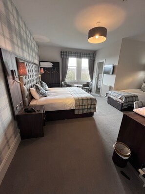 مكواة/لوح كي وواي فاي مجانًا وملاءات أسرّة