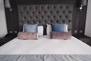 Superior Double Room (Room 6) | Iron/ironing board, free WiFi, bed sheets