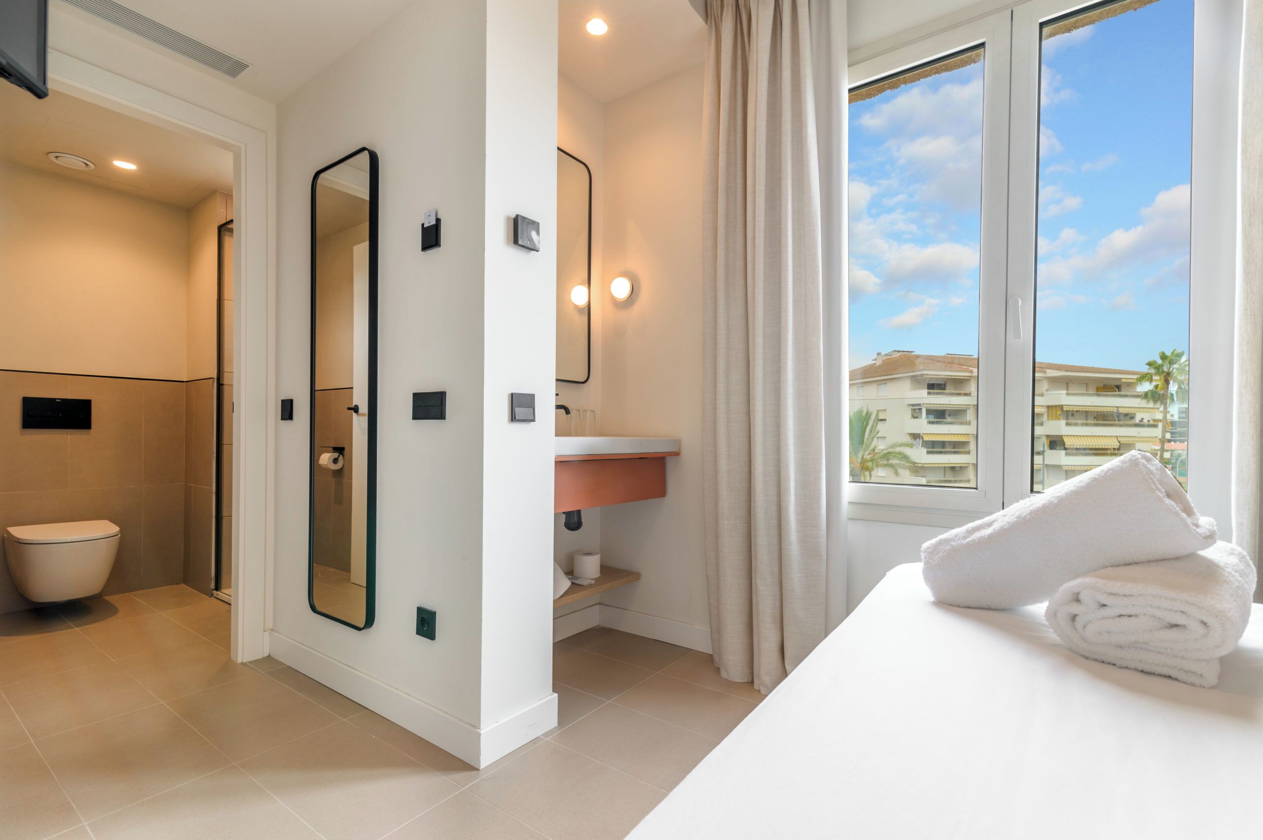 Economy Double Room, 1 Double Bed | Premium bedding, memory-foam beds, in-room safe, soundproofing