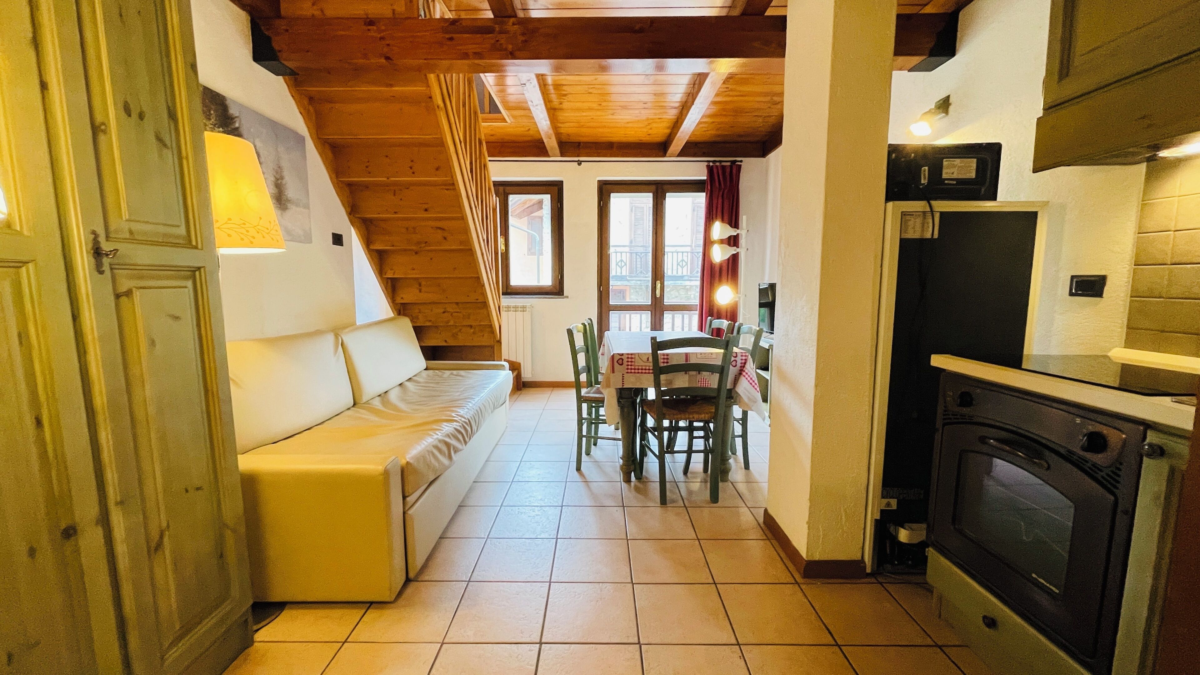 Alloggio su due livelli, 1 camera da letto | Area soggiorno | TV LCD 70 cm con canali satellitari, TV