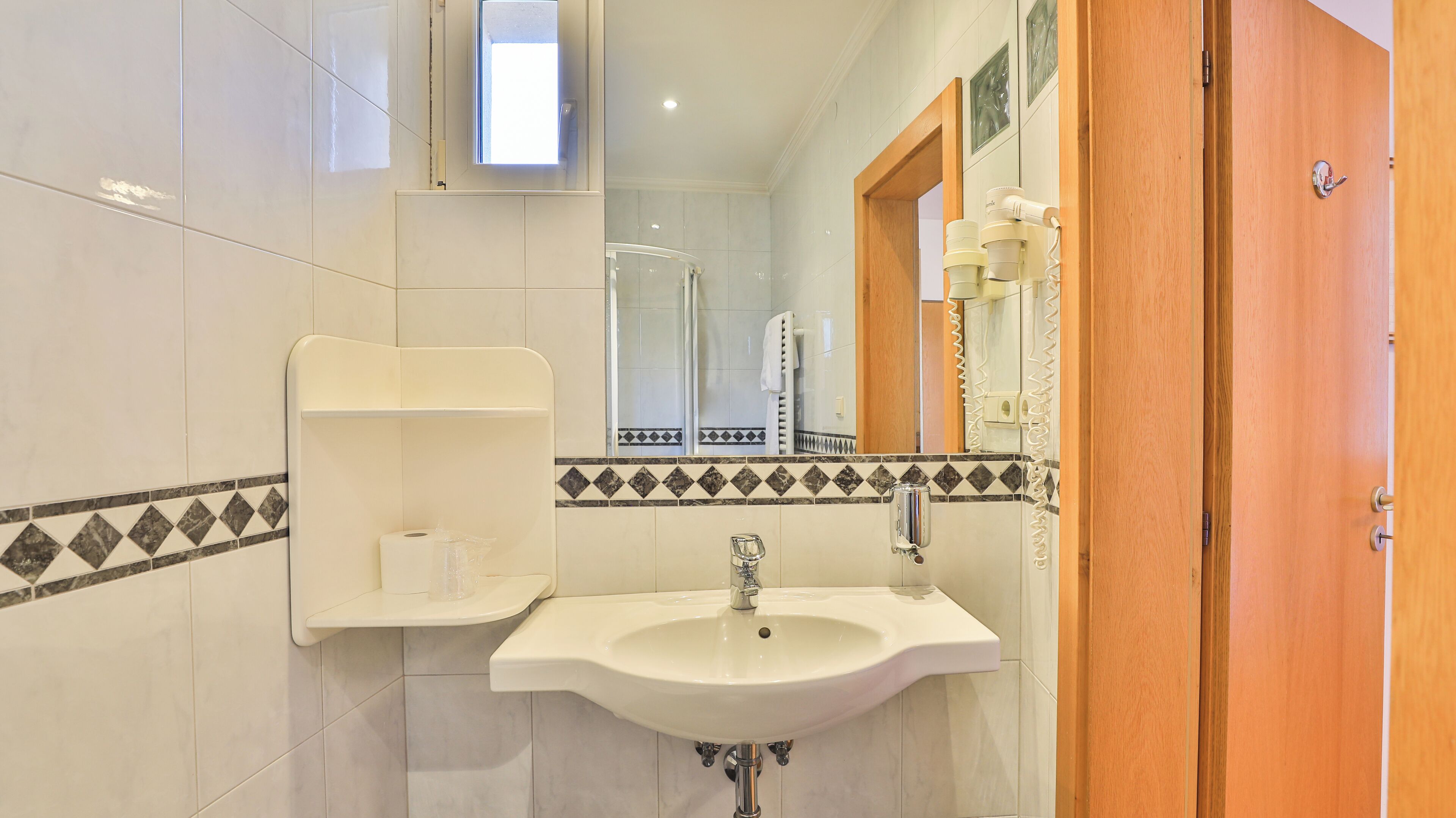 in-room safe, free wifi, bed sheets