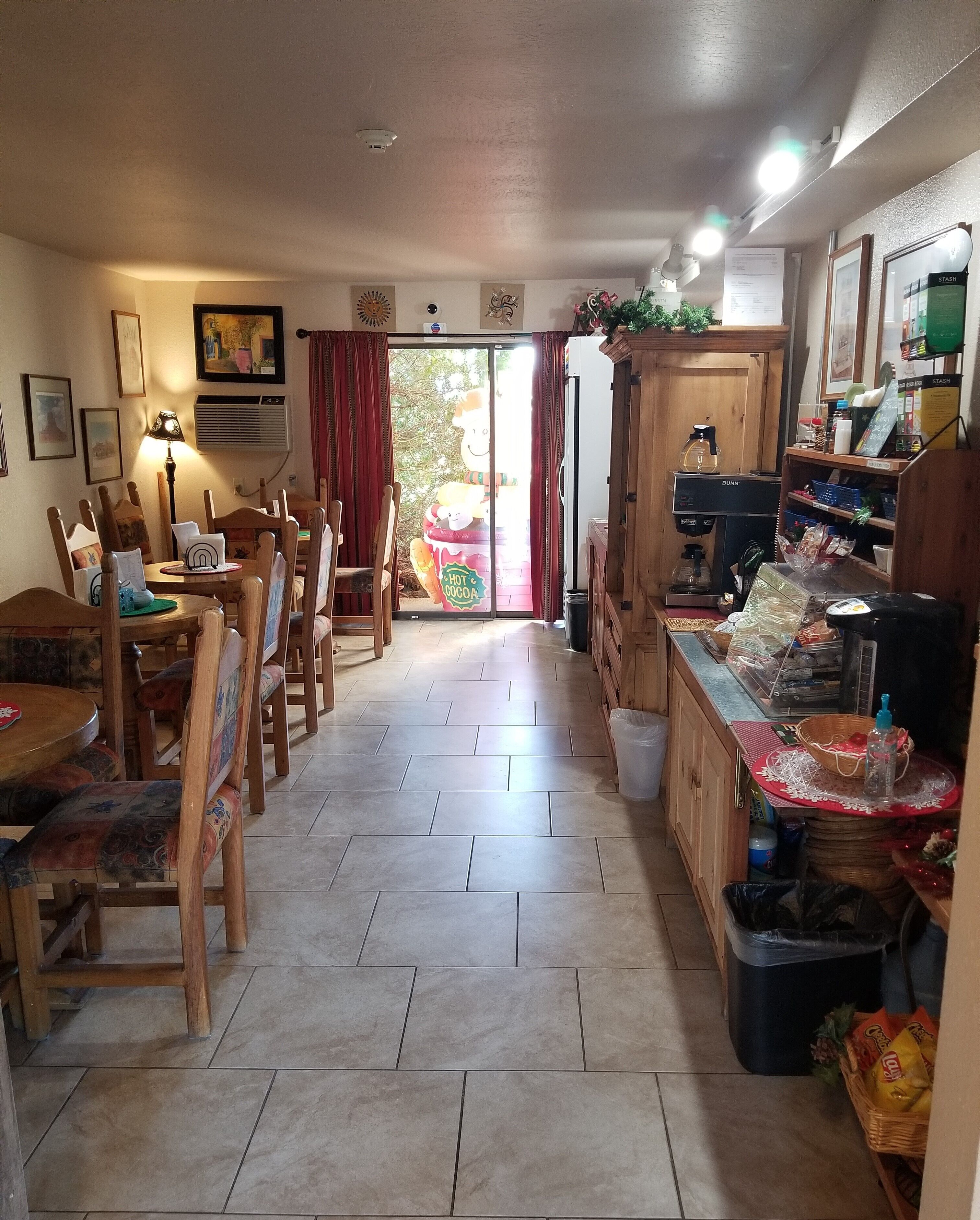 free daily continental breakfast