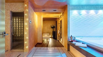 Couples treatment rooms, sauna, hot tub, steam room, Turkish bath