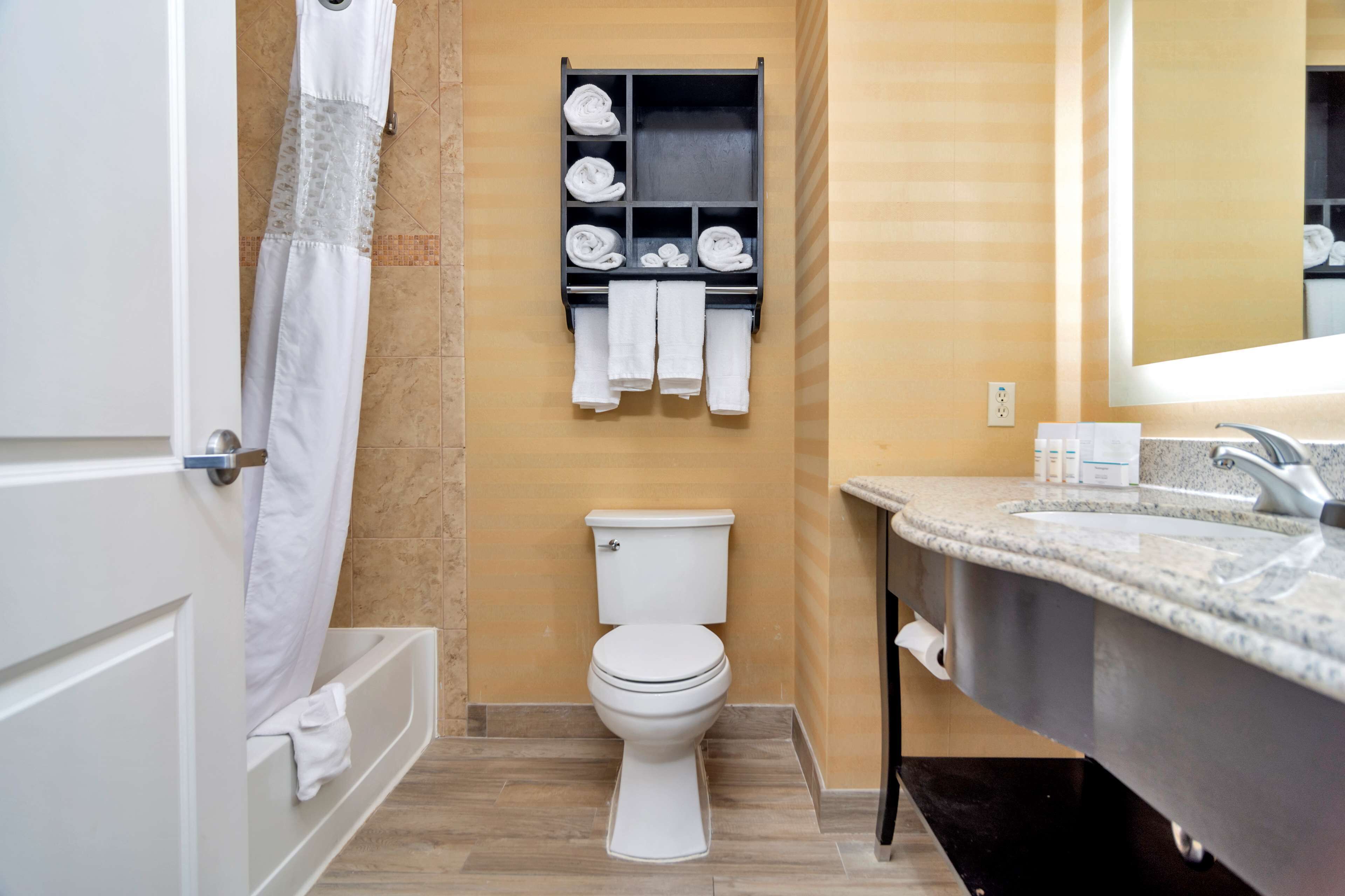 two queen beds non smoking | bathroom | combined shower/bathtub, free toiletries, hair dryer, towels