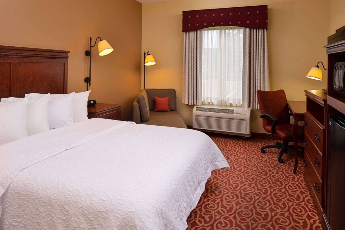 In-room safe, iron/ironing board, free cribs/infant beds