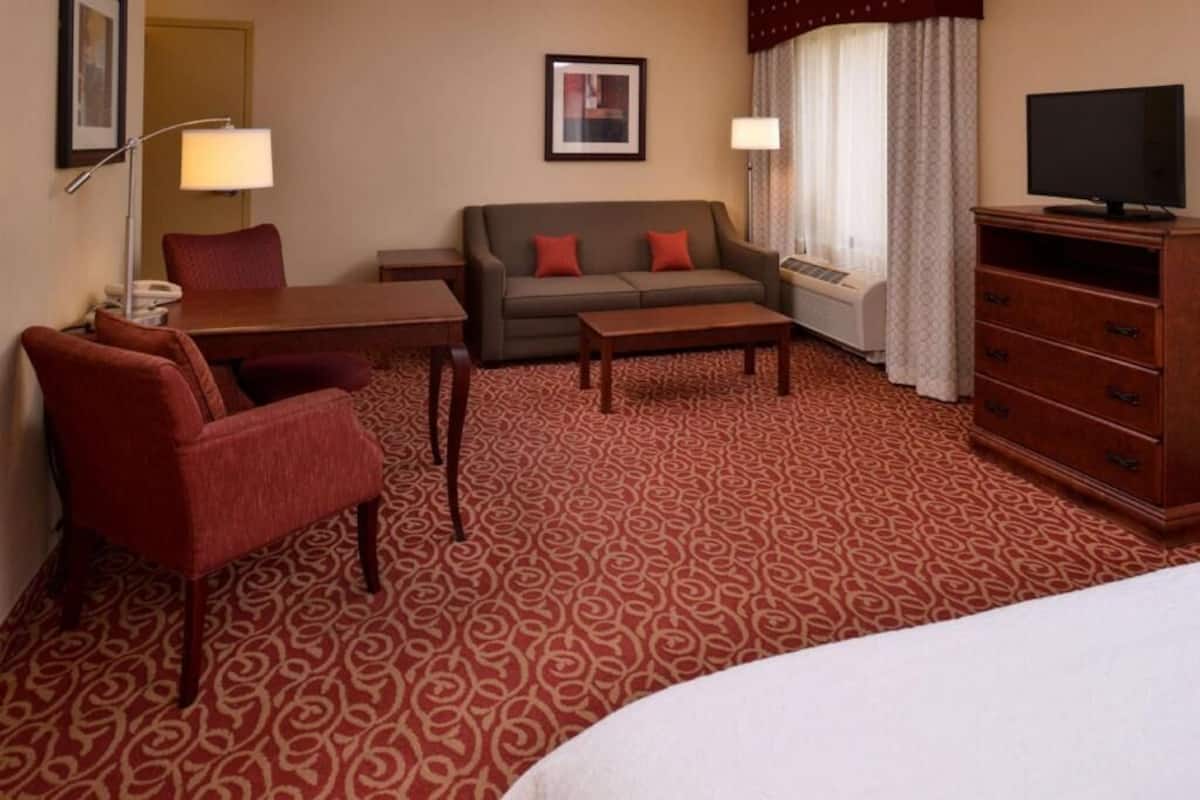 In-room safe, iron/ironing board, free cribs/infant beds