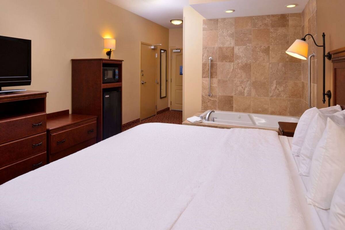 In-room safe, iron/ironing board, free cribs/infant beds