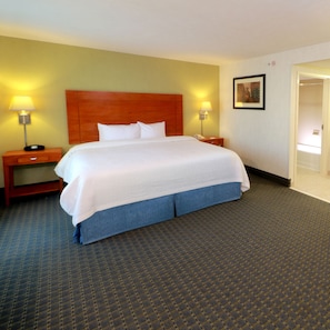 Studio Suite, 1 King Bed | In-room safe, desk, laptop workspace, iron/ironing board - Hampton Inn by Hilton Reynosa/Zona Industrial (Reynosa)