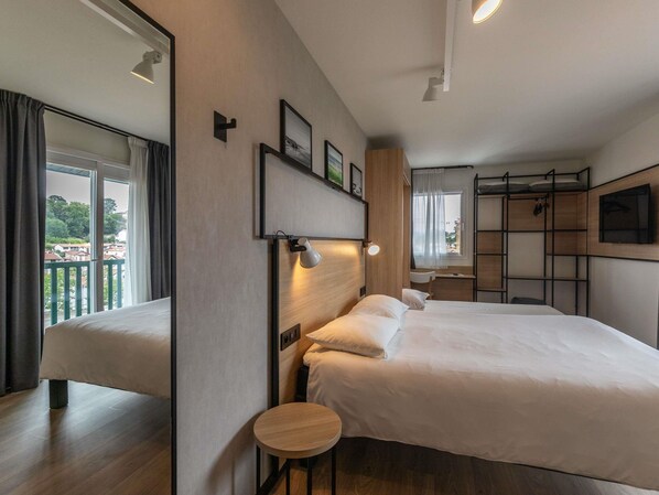 Standard Room, Double bed | Individually decorated, individually furnished, desk, soundproofing - ibis Ciboure St Jean De Luz Hotel (Ciboure)