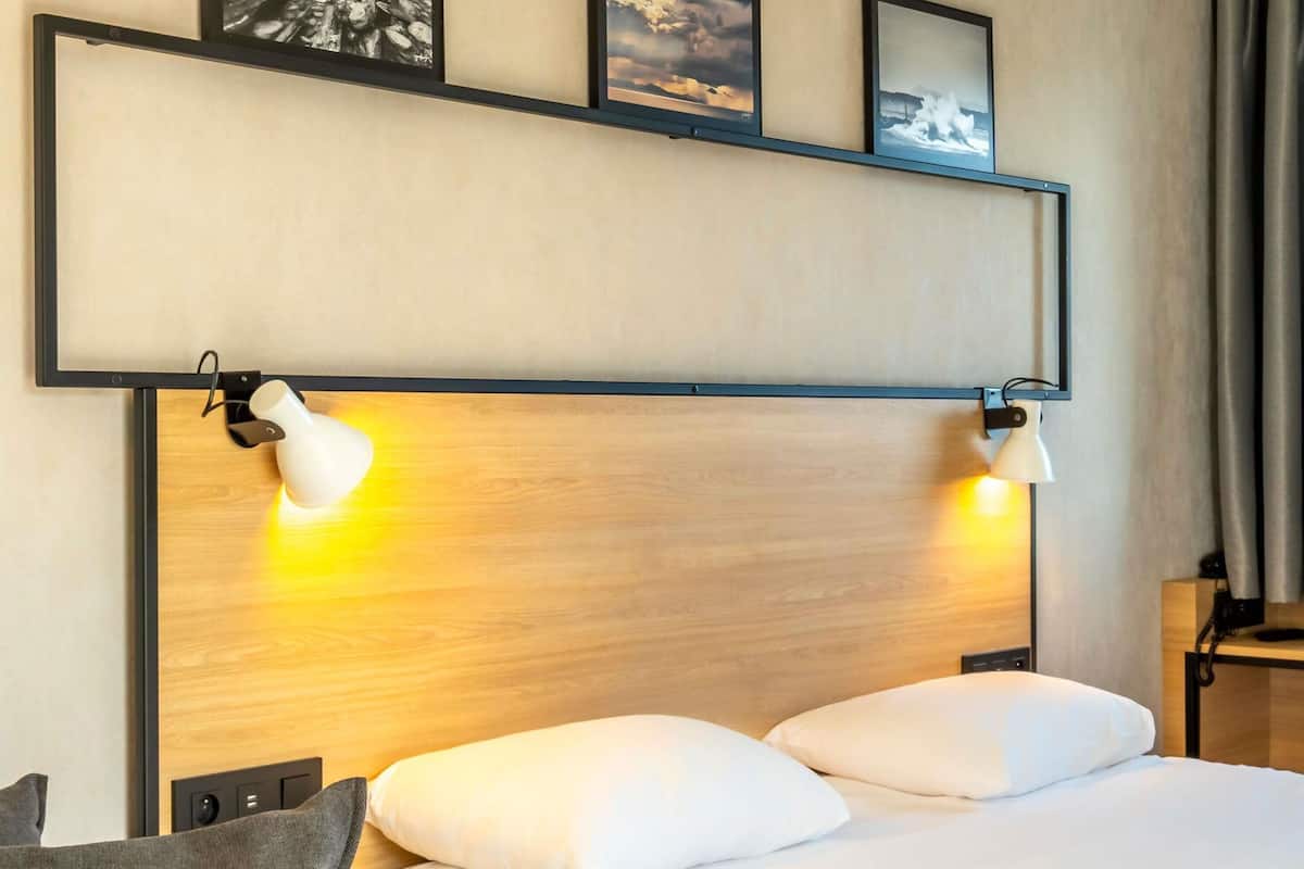 Room, 1 Double Bed | Desk, soundproofing, iron/ironing board (on request), free WiFi
