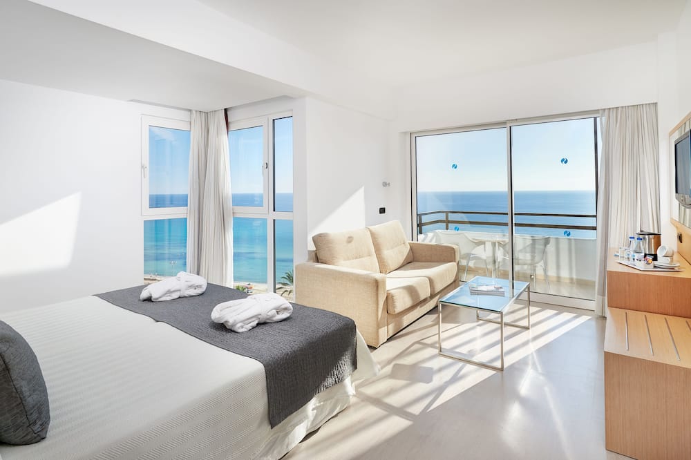 CM Playa del Moro Hotel