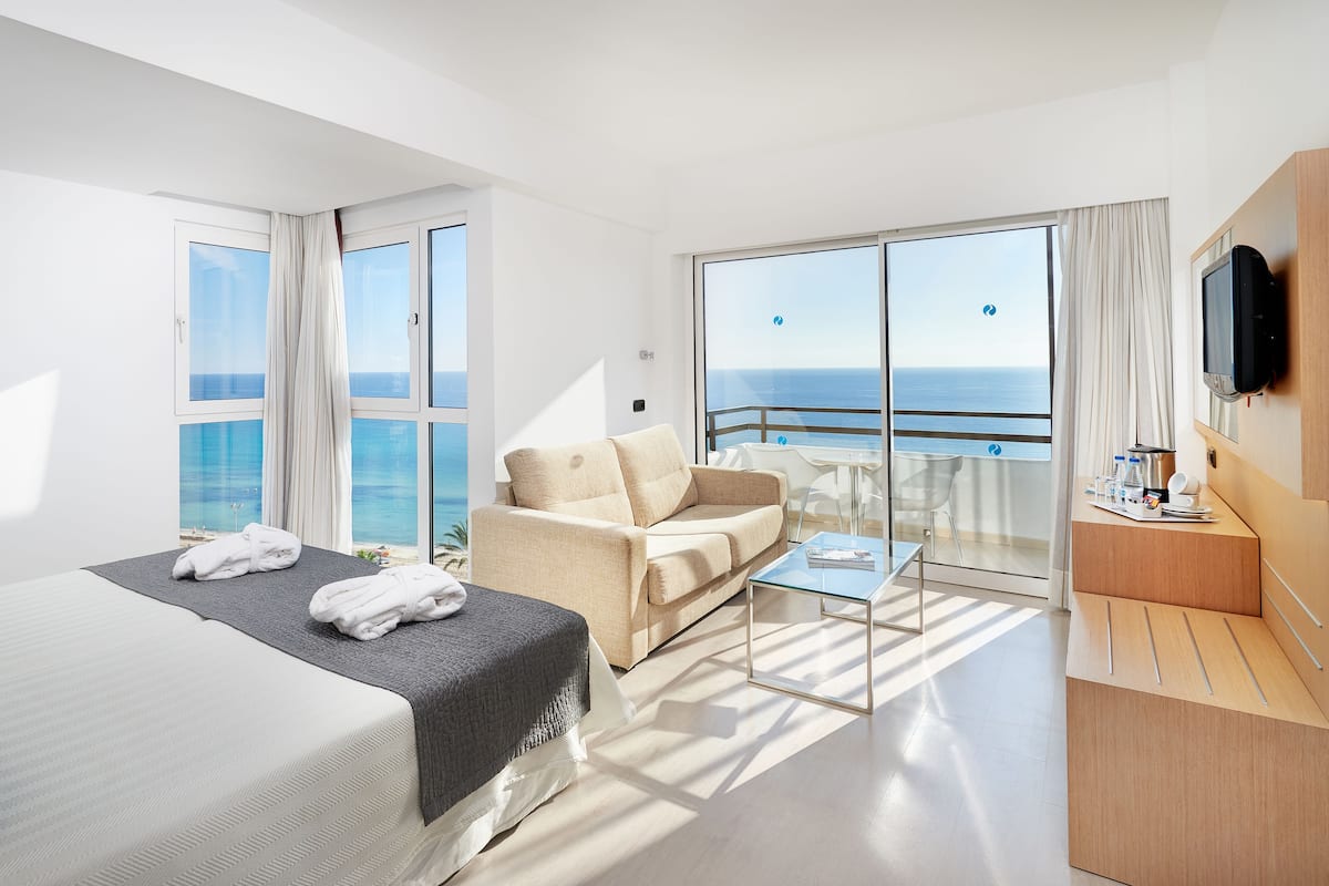 1 bedroom, minibar, in-room safe, desk