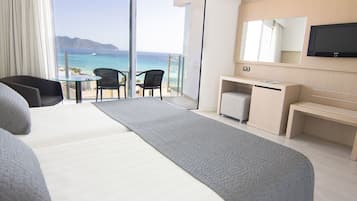Double Room, Balcony, Sea View (z) | Minibar, in-room safe, desk, soundproofing