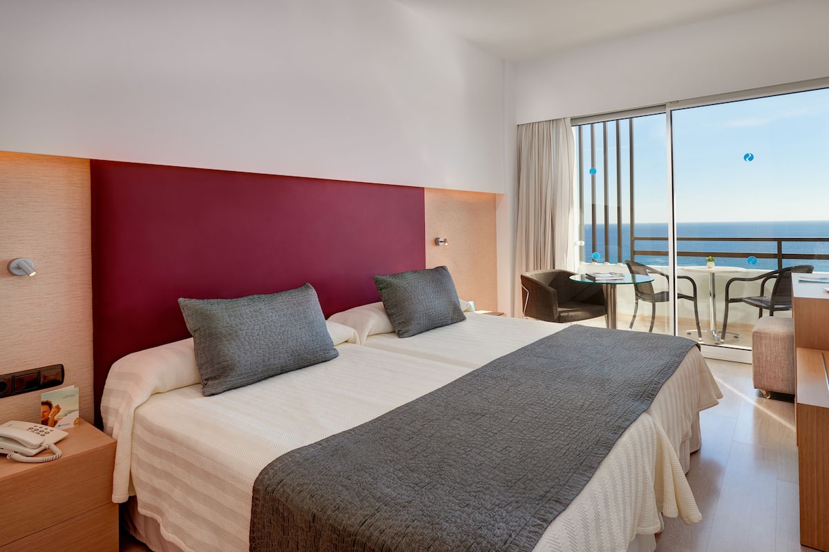 1 bedroom, minibar, in-room safe, desk