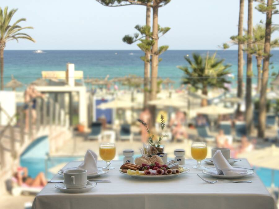 Desayuno todos los días (con cargo)