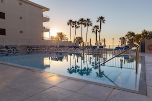 Seasonal outdoor pool - R2 Verónica (Sant Llorenc des Cardassar)