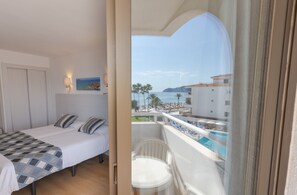 Desk, blackout drapes, WiFi, bed sheets - R2 Verónica (Sant Llorenc des Cardassar)