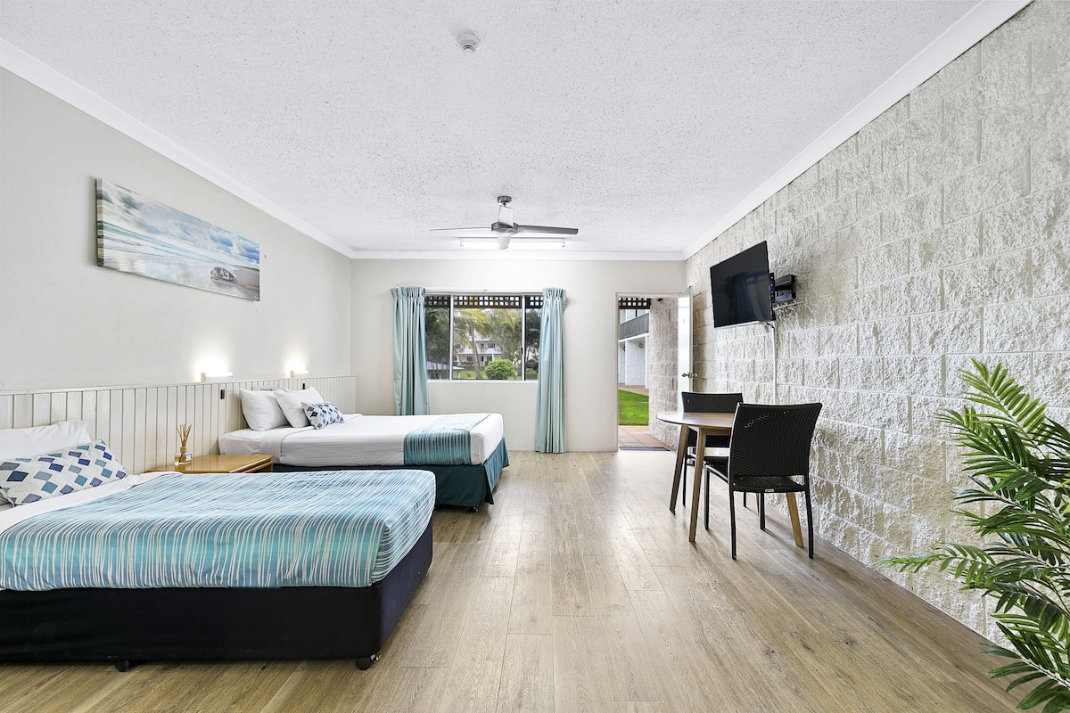 standard resort hotel room | bed sheets