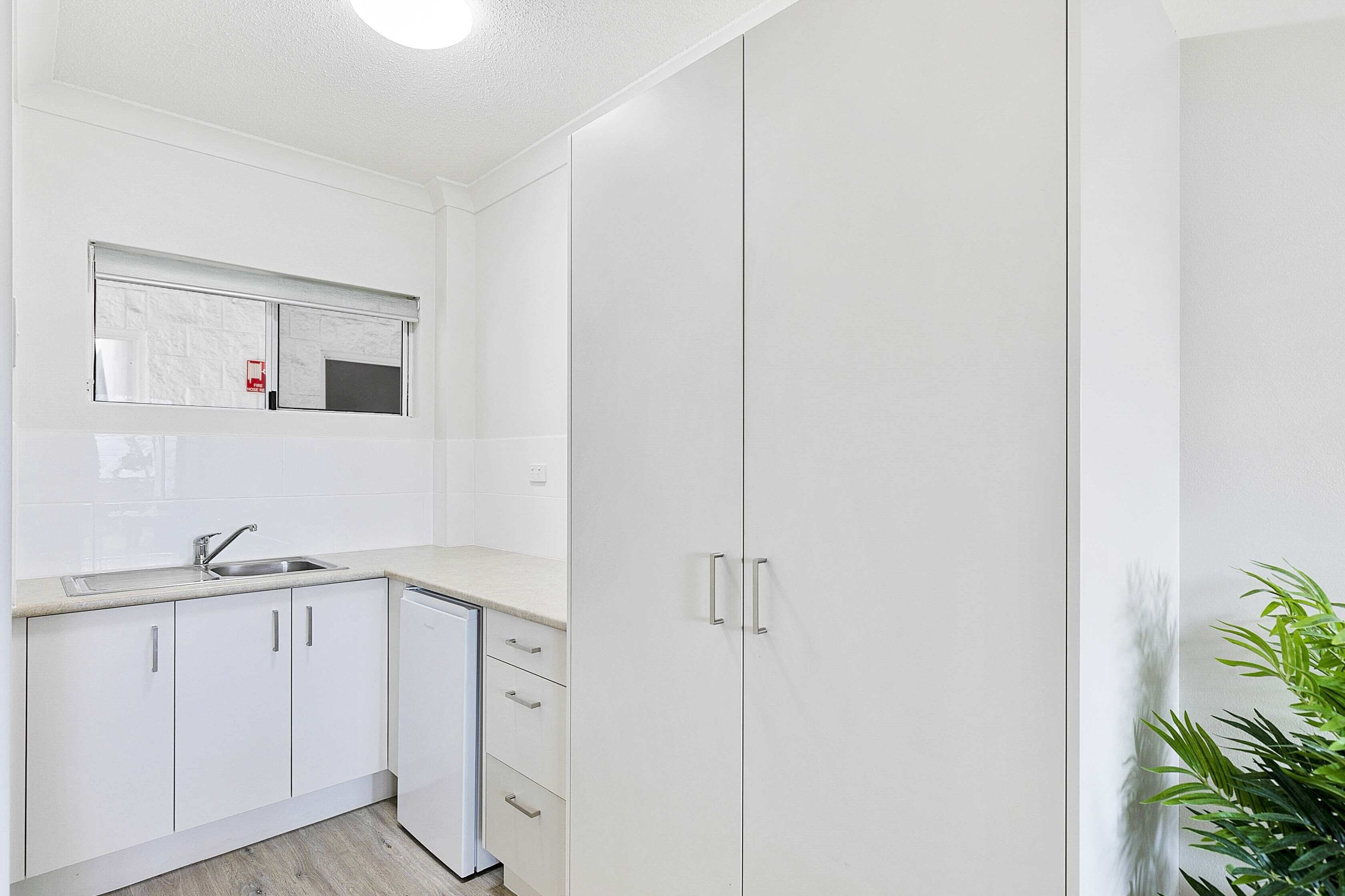 king resort hotel room | bed sheets