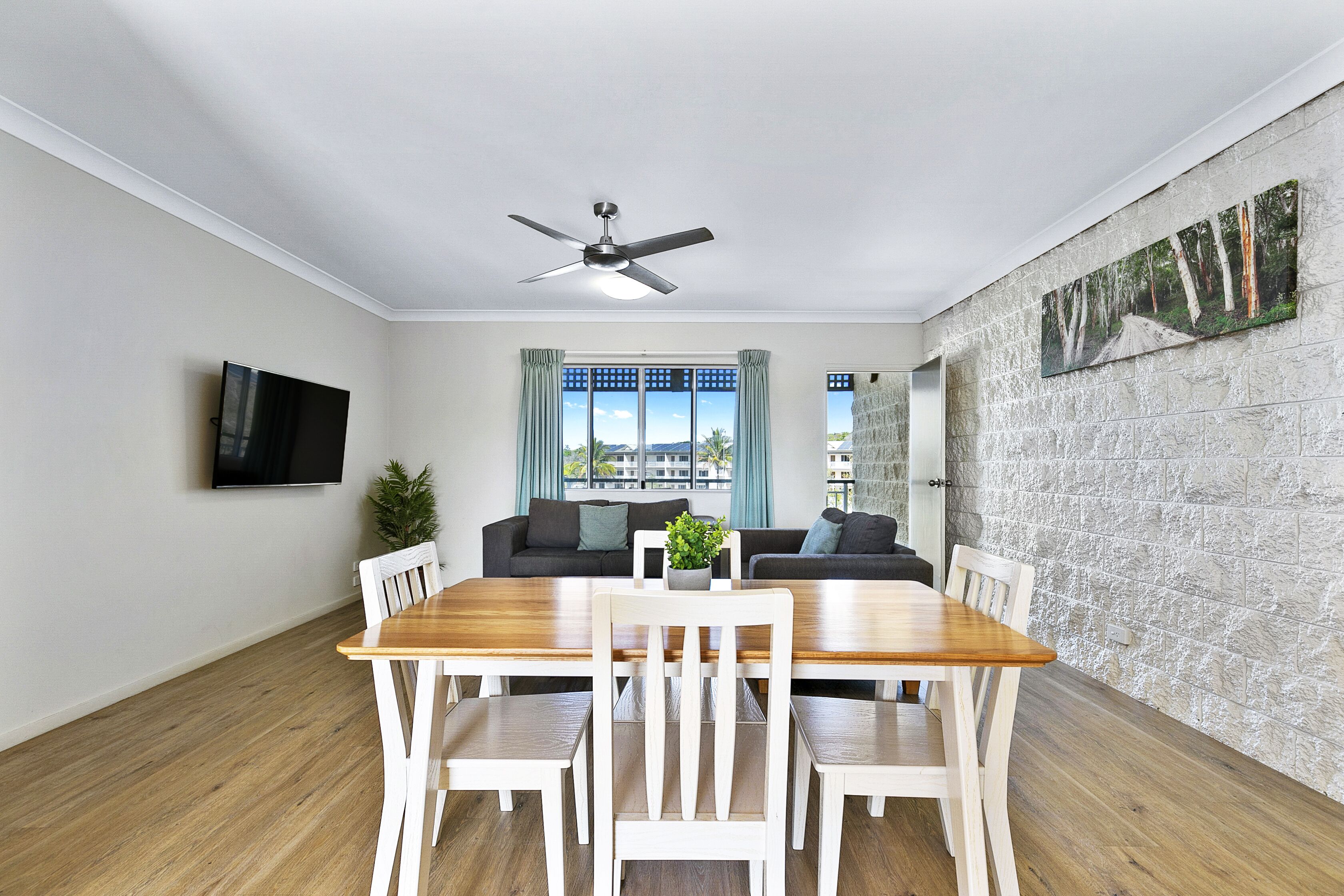 king 2 bedroom apartment | living area | tv