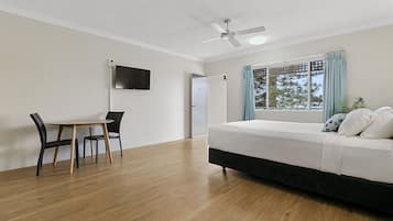King Resort Hotel Room