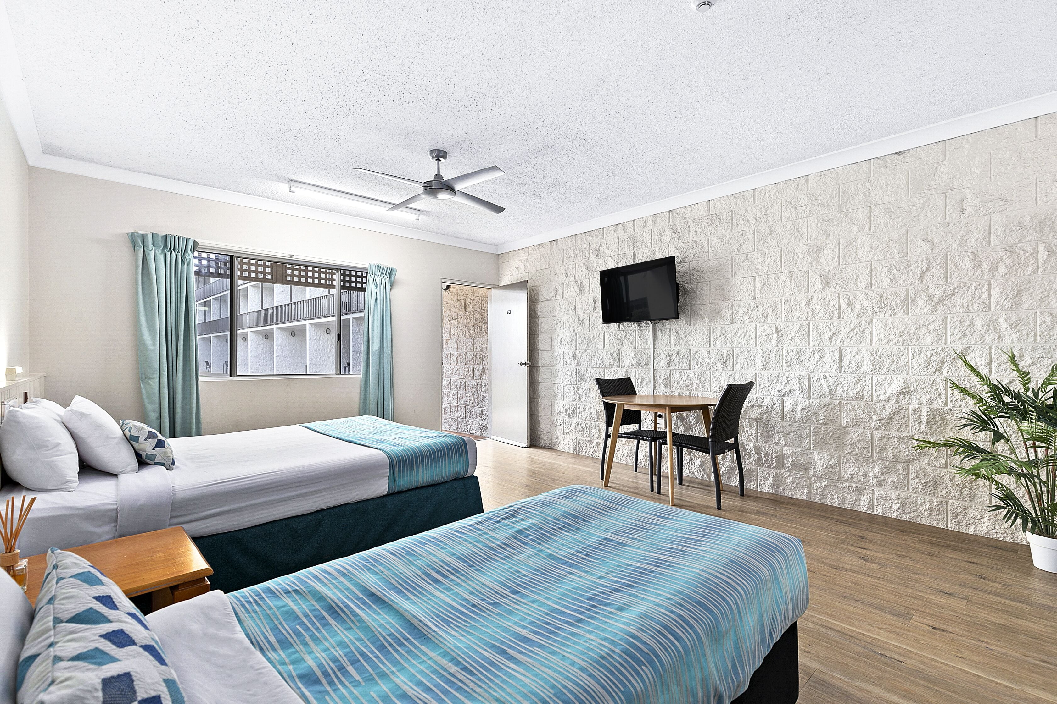 standard resort hotel room | bed sheets