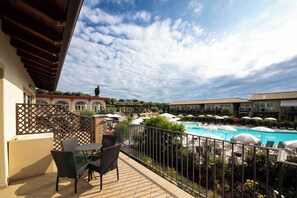 Balcony view - Lake Garda Resort (Moniga del Garda)