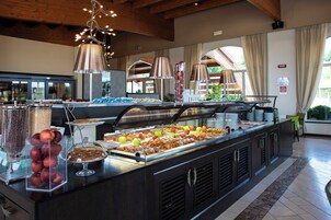 Desayuno buffet incluido todos los días 