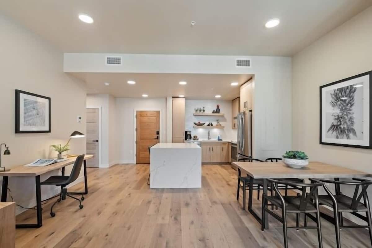 Departamento, 1 cama King size y sofá cama (One-Bedroom Apartment) | 1 habitación, decoración personalizada y muebles diferentes