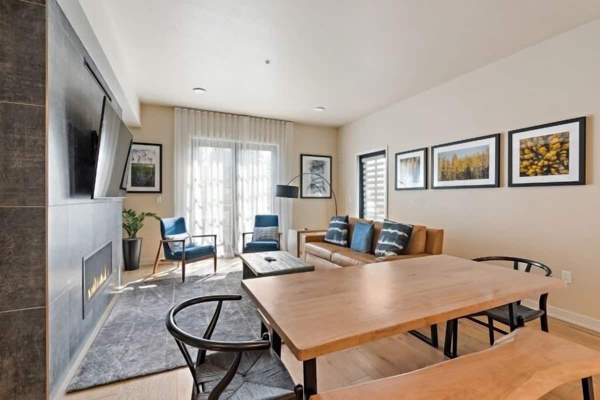 Appartement, plusieurs lits (Two-Bedroom Apartment) | Coin séjour