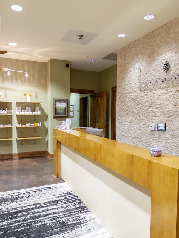 Couples treatment rooms, sauna, hot tub, body treatments, aromatherapy