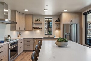 Apartment, Multiple Beds (Three-Bedroom Apartment) | Private kitchen | Fridge, coffee/tea maker, ice maker, dining tables