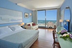 Minibar, in-room safe, free WiFi, bed sheets - Kursaal Hotel (Cattolica)