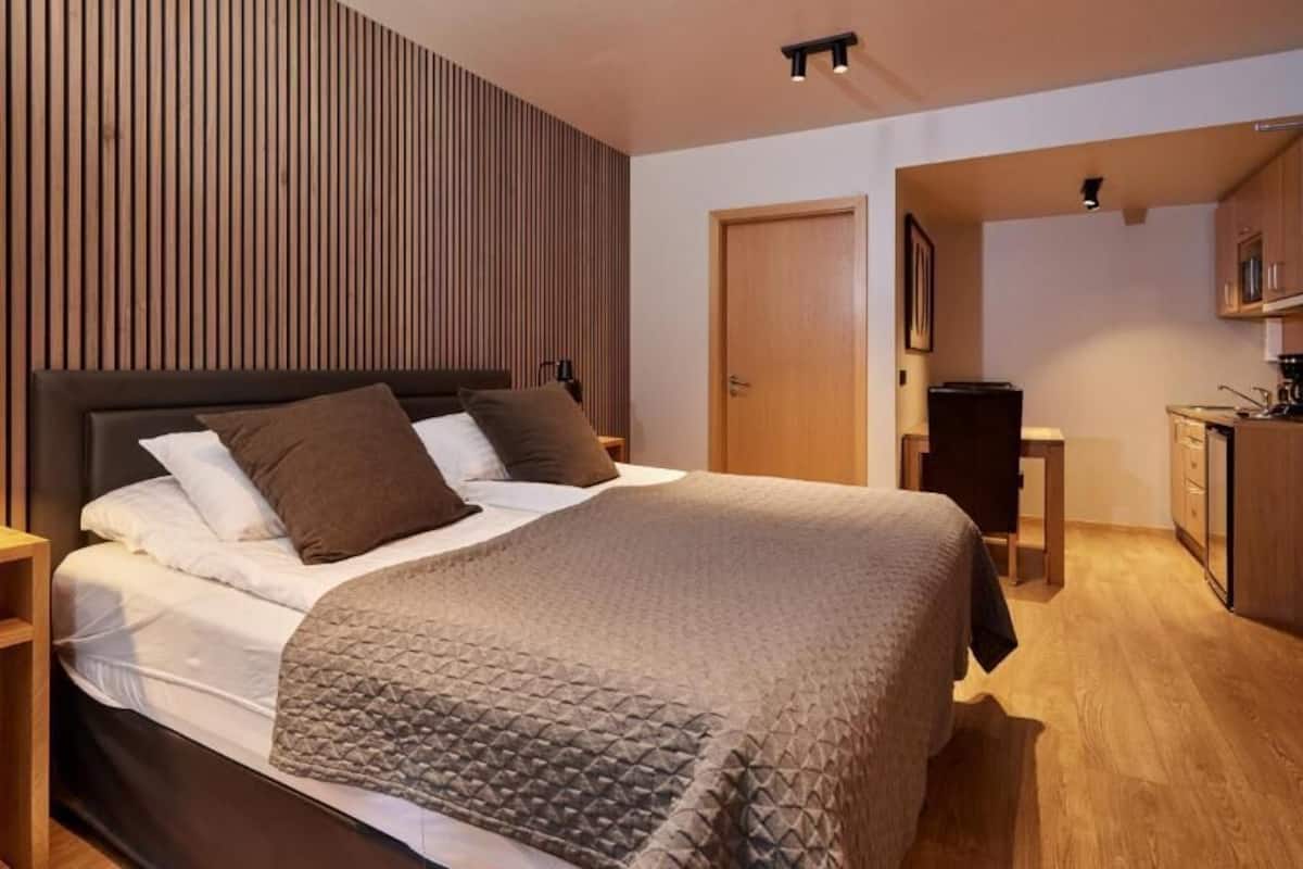 1 chambre, minibar, coffres-forts dans les chambres, rideaux occultants