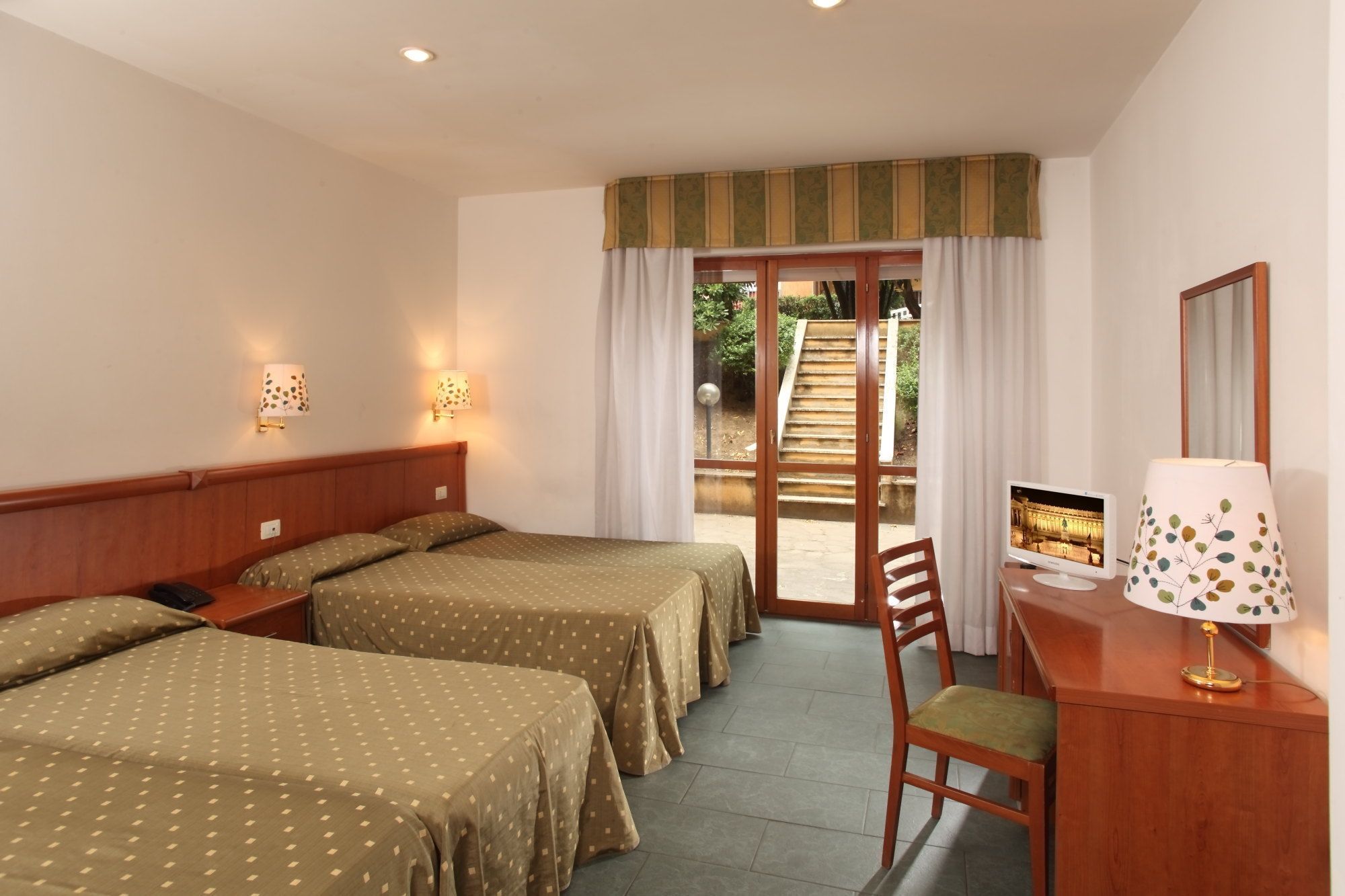 in-room safe, desk, soundproofing, bed sheets