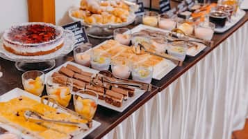 Daily buffet breakfast (CZK 300 per person)