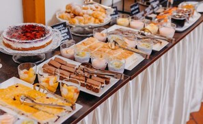 Daily buffet breakfast for a fee - Hotel Louis Leger - Czech Leading Hotels (Prague)
