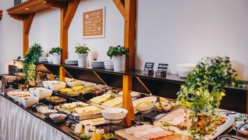 Daily buffet breakfast (CZK 300 per person)