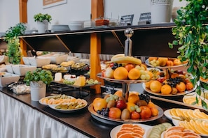 Daily buffet breakfast for a fee - Hotel Louis Leger - Czech Leading Hotels (Prague)