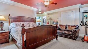 Queen Anne Suite | Egyptian cotton sheets, premium bedding, Tempur-Pedic beds