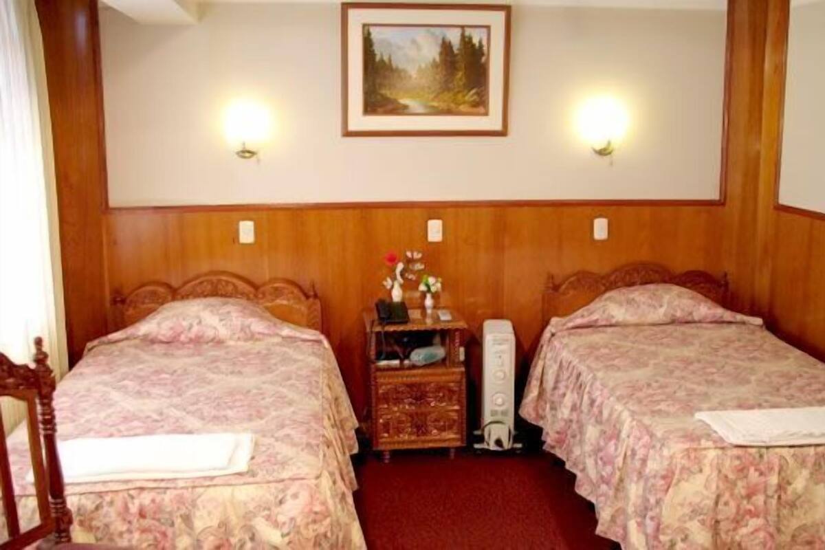 Chambre avec lits jumeaux, 2 grands lits, salle de bains attenante