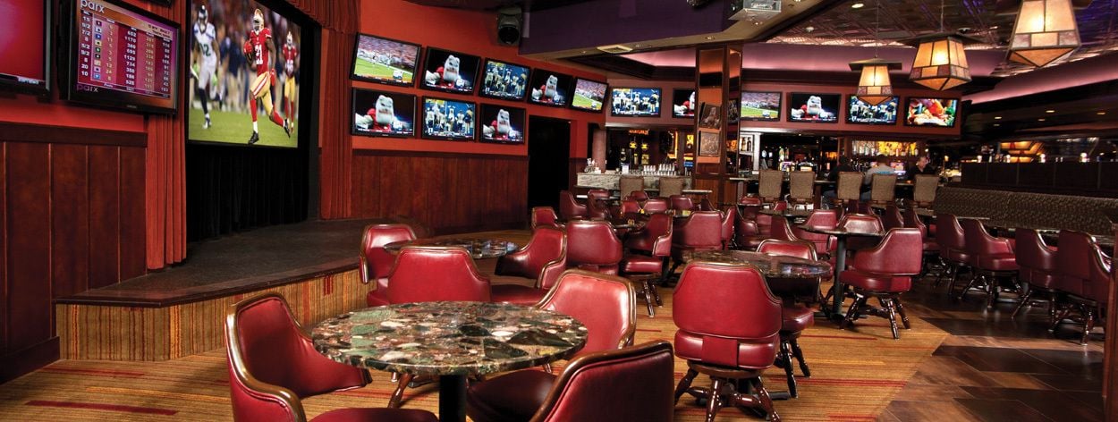 2 bars/lounges, sports bar