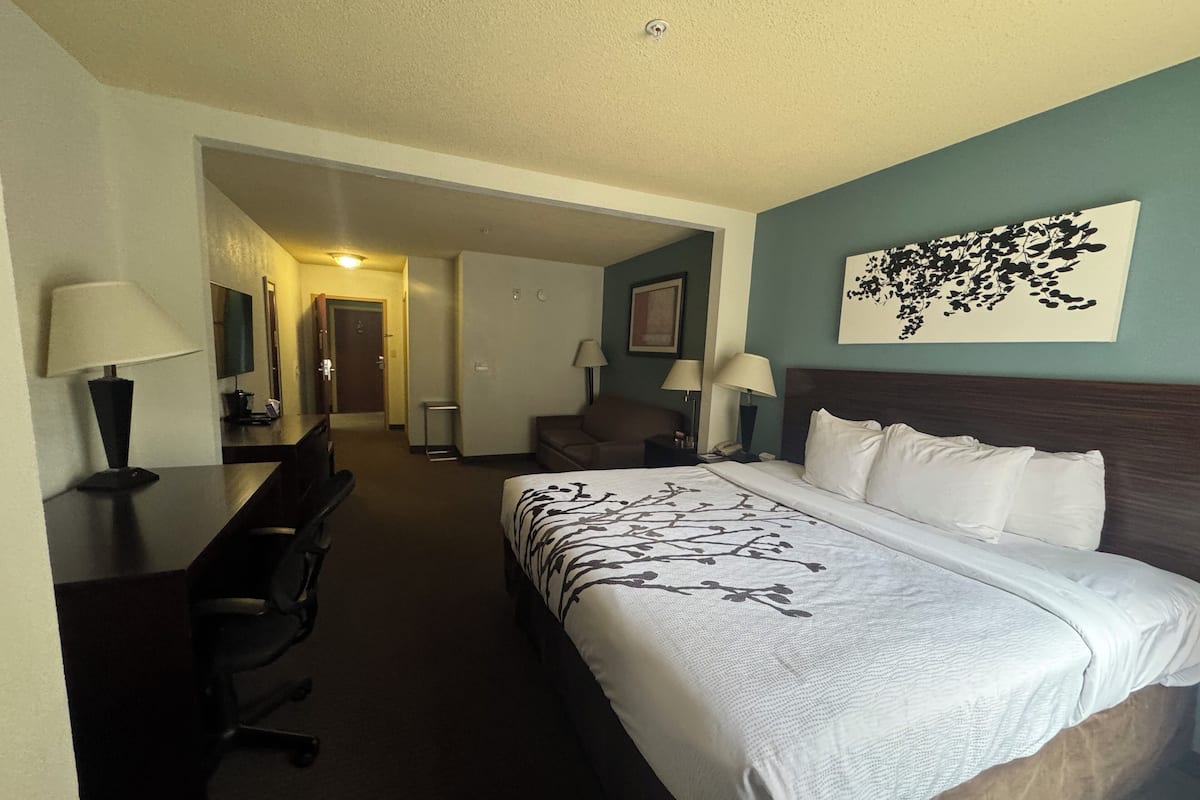 Desk, iron/ironing board, free cribs/infant beds, free WiFi