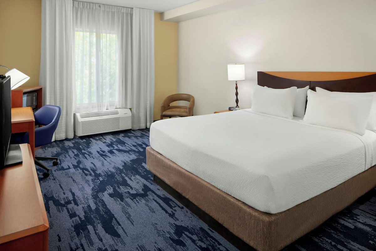 Premium bedding, desk, iron/ironing board, cribs (free)