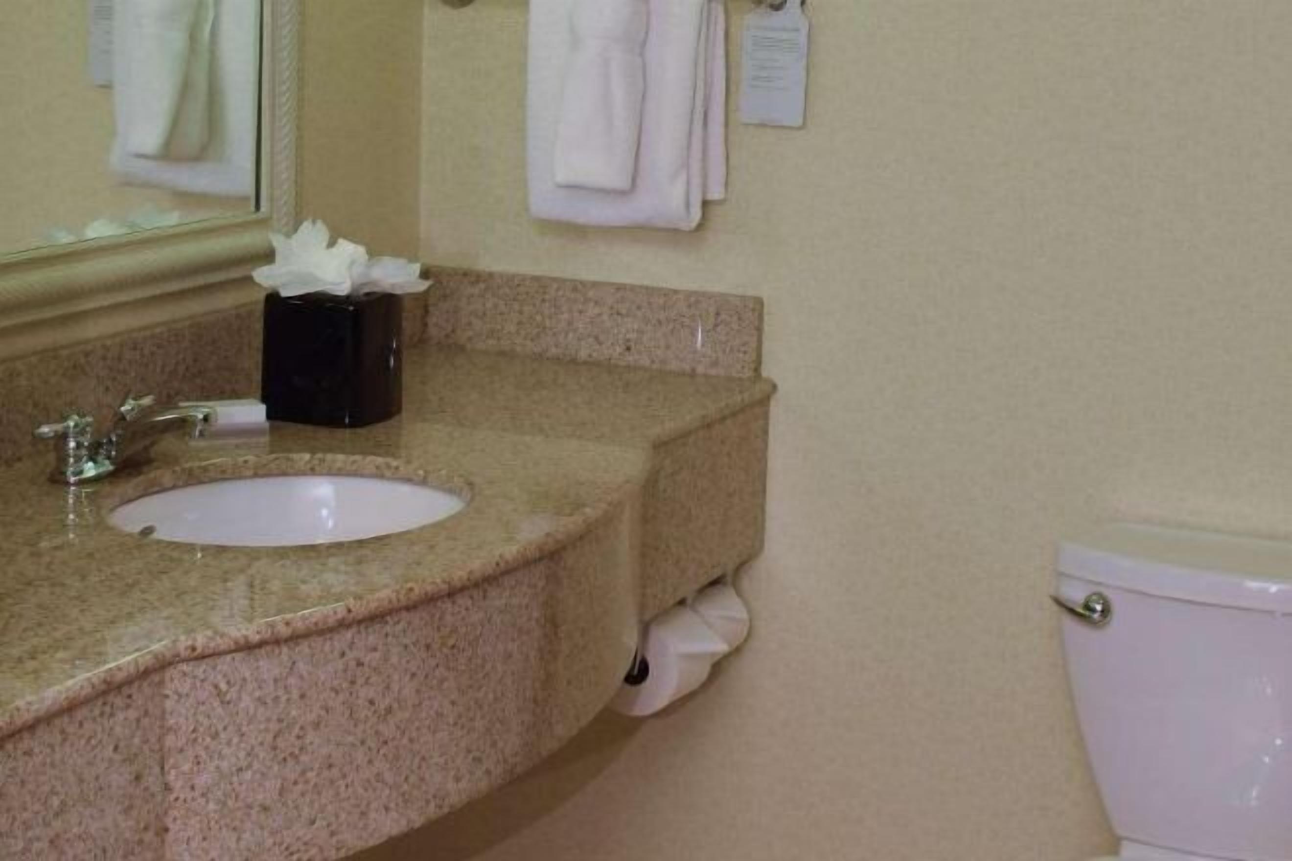 ห้องน้ำ | ของใช้ในห้องน้ำฟรี, ไดร์เป่าผม, เสื้อคลุมอาบน้ำ, ผ้าเช็ดตัว