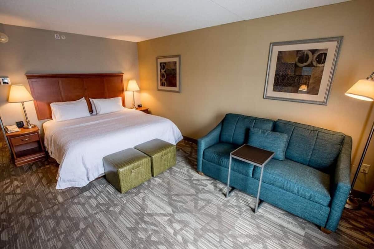 Premium bedding, down duvets, pillow-top beds, desk